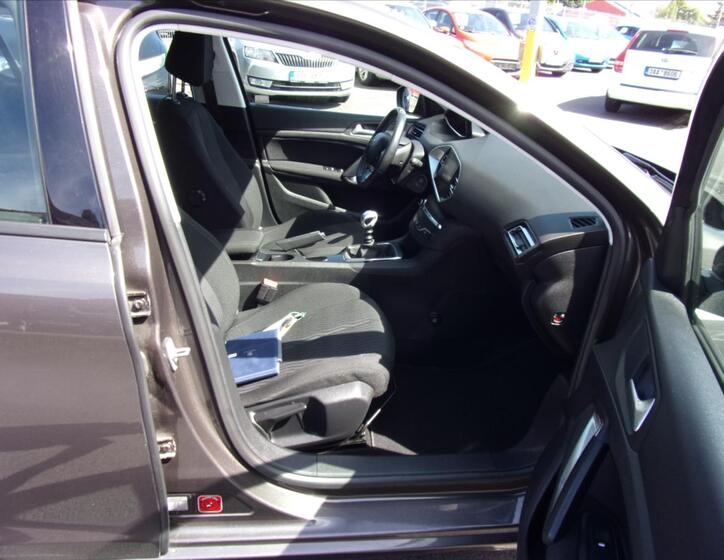 Peugeot 308 9
