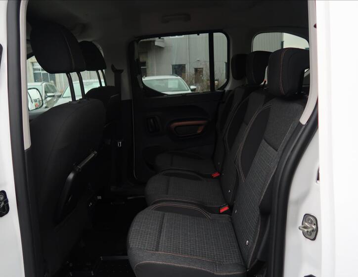 Peugeot Rifter 18