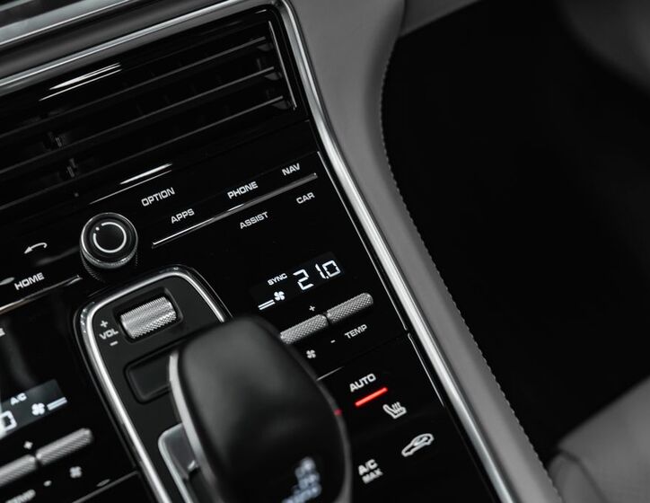 Porsche Panamera 9
