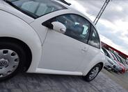 Volkswagen New Beetle 8