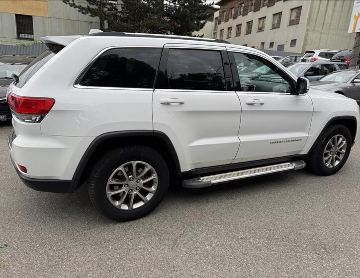 Jeep Grand Cherokee 12