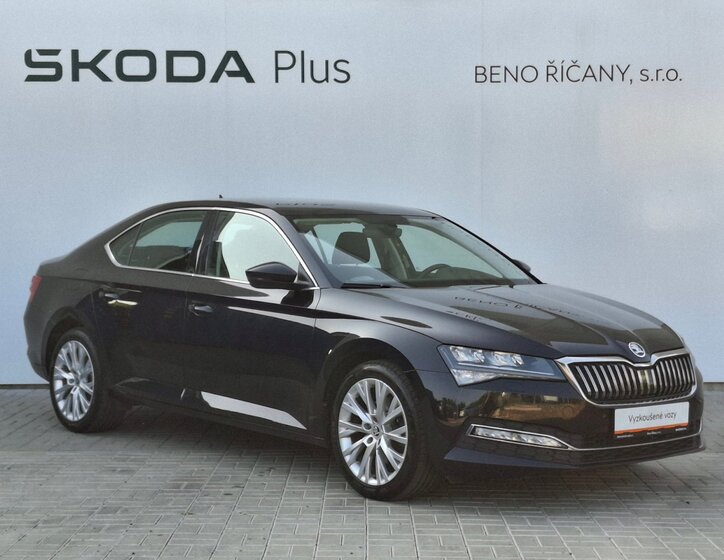 Škoda Superb 9