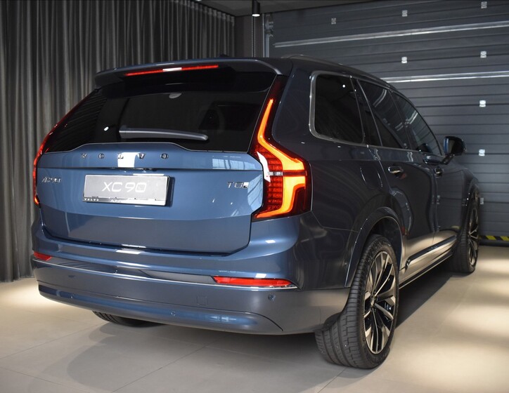 Volvo XC90 4