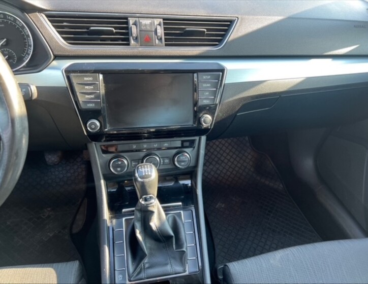 Škoda Superb 10
