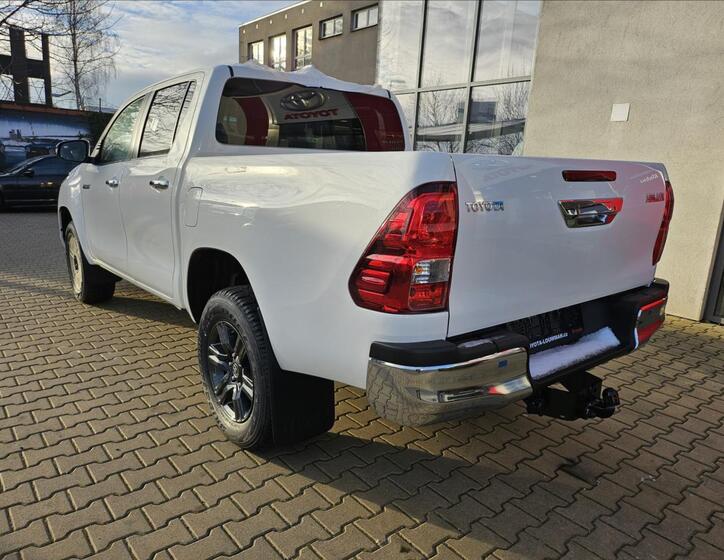 Toyota Hilux 2