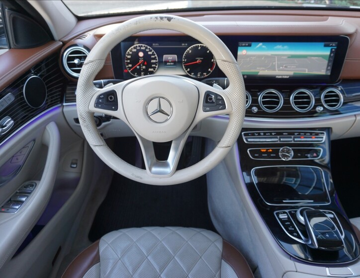 Mercedes-Benz Třídy E 9