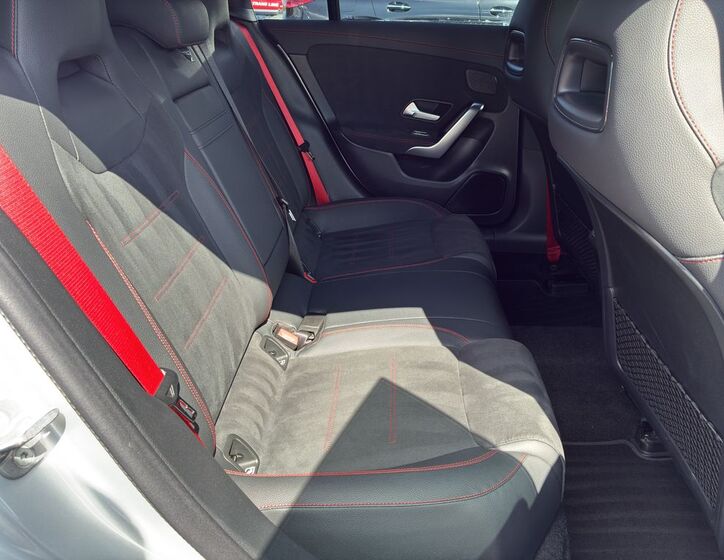 Mercedes-Benz CLA 21