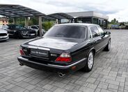 Jaguar XJR 6