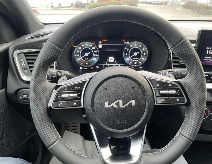 KIA ProCeed 12