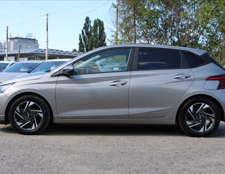 Hyundai i20 8
