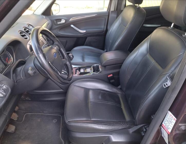 Ford S-MAX 11