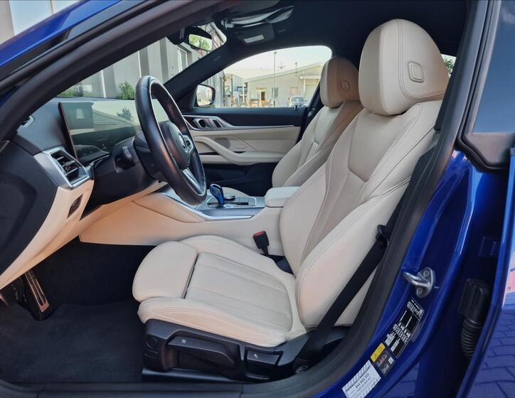 BMW i4 19