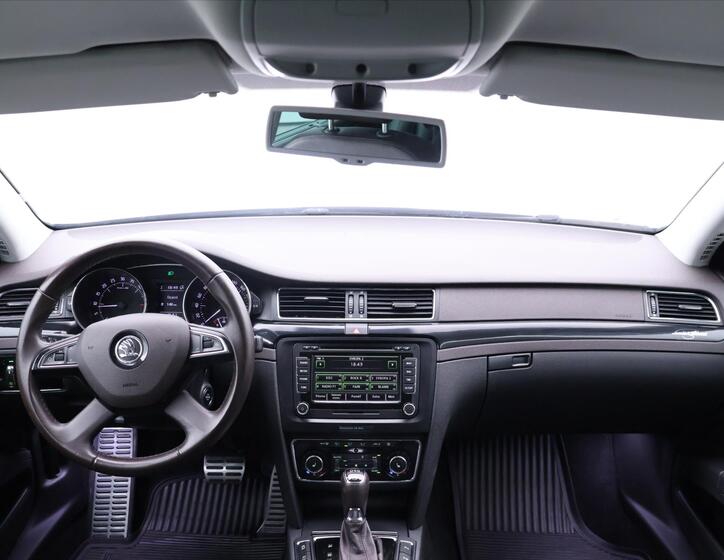 Škoda Superb 28