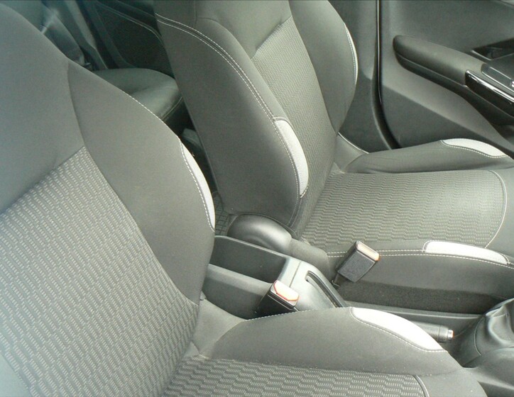Peugeot 208 19