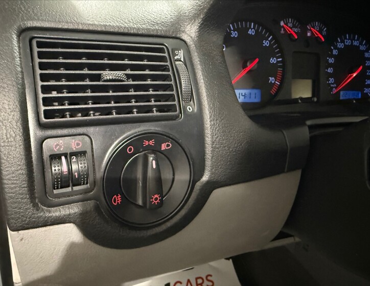 Volkswagen Golf 9