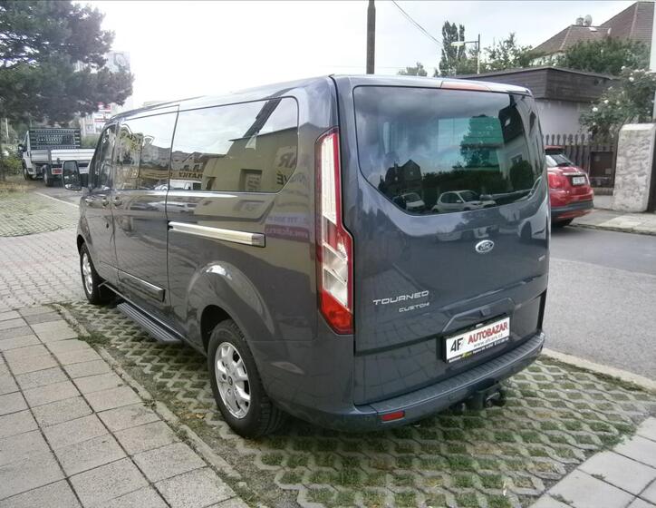 Ford Tourneo Custom 4
