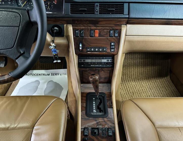 Mercedes-Benz 124 19
