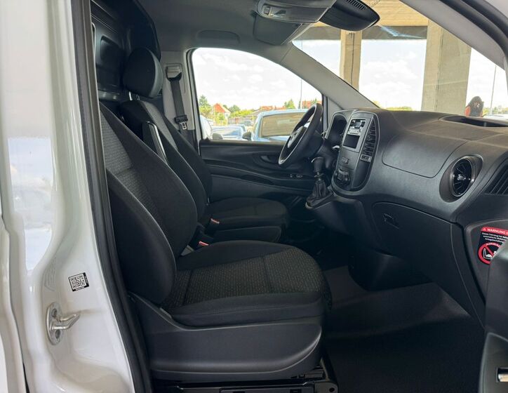 Mercedes-Benz Vito 14