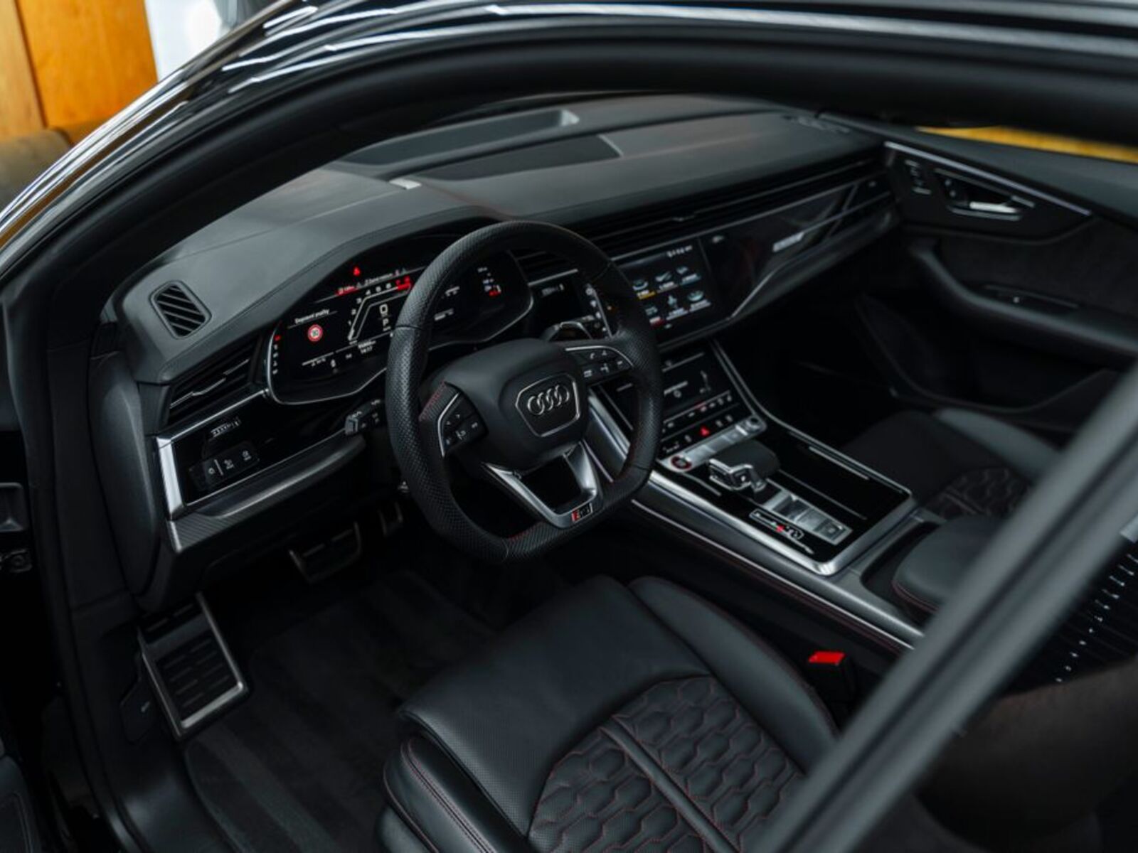 Audi RS Q8 9