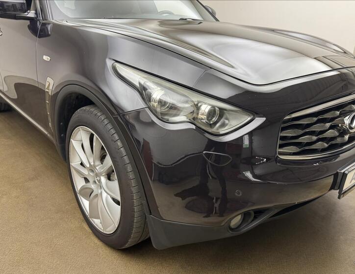 Infiniti FX30 43