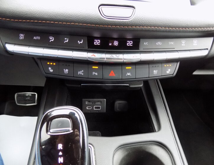 Cadillac XT4 32