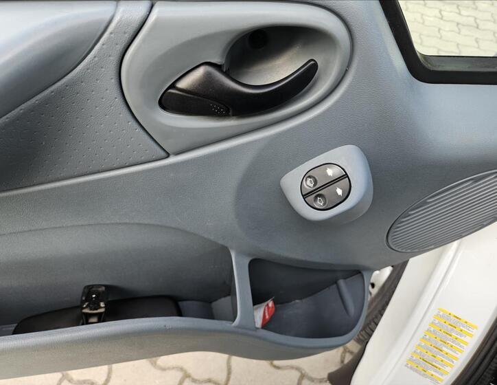 Ford Transit 9
