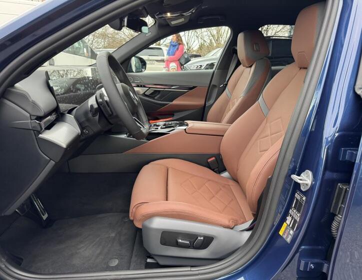 BMW i5 17