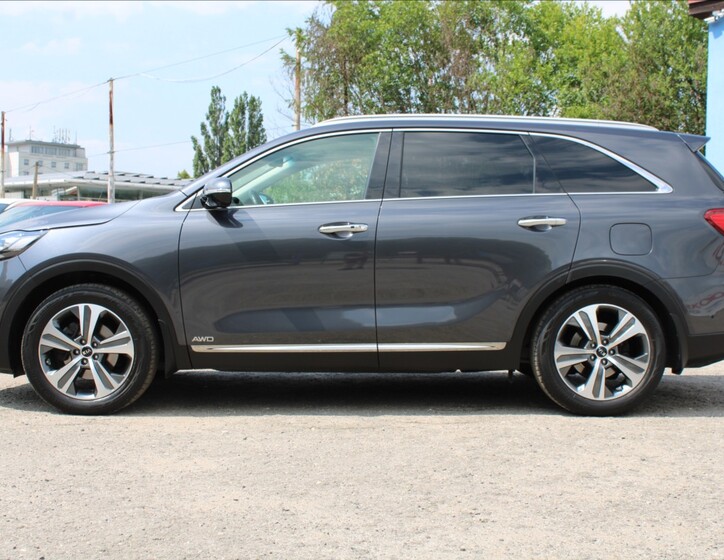 KIA Sorento 8