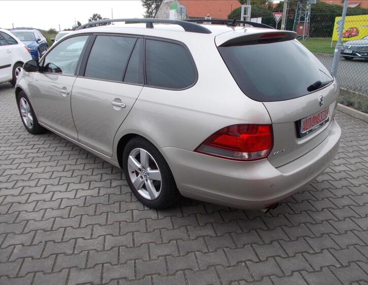 Volkswagen Golf 10