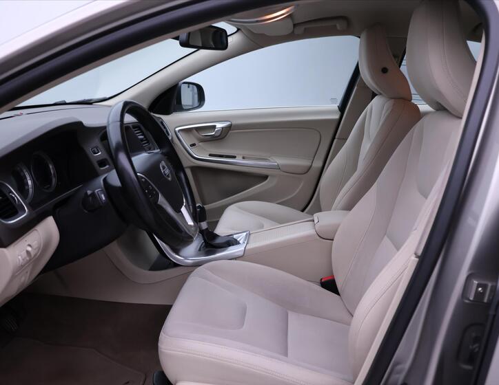 Volvo S60 12