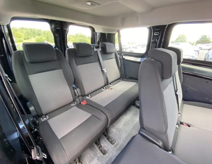 Peugeot Traveller 21