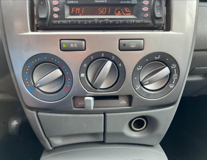 Mazda 2 27