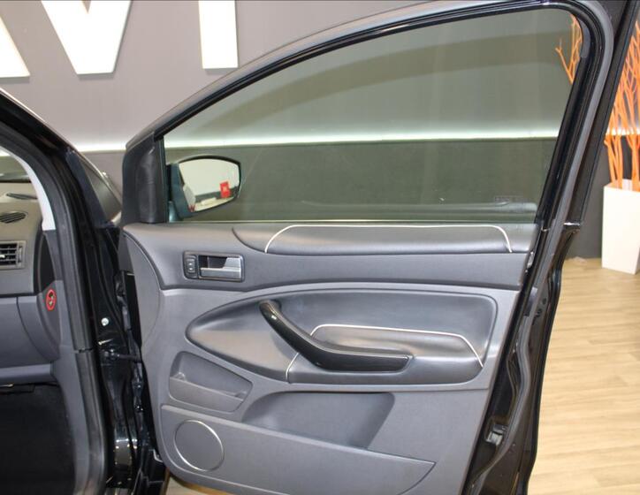 Ford Kuga 23