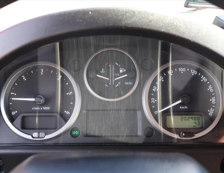 Land Rover Defender 20