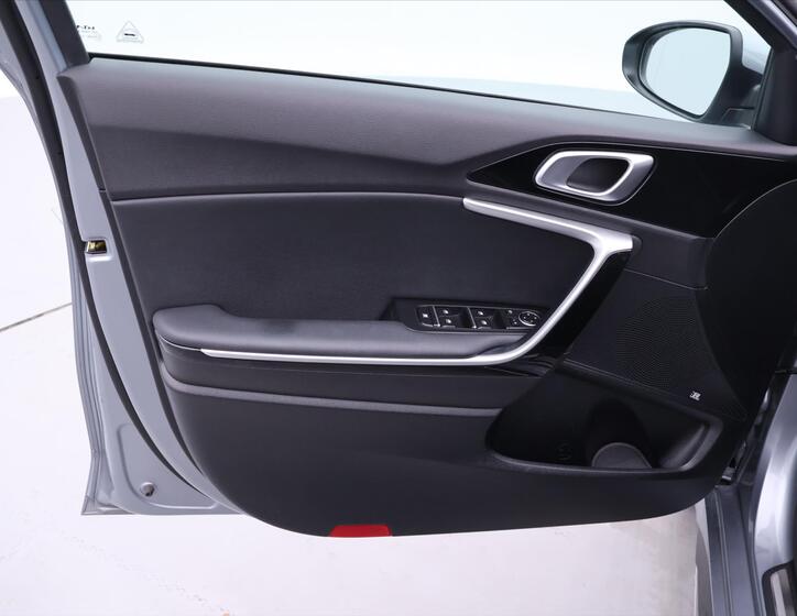 KIA ProCeed 11