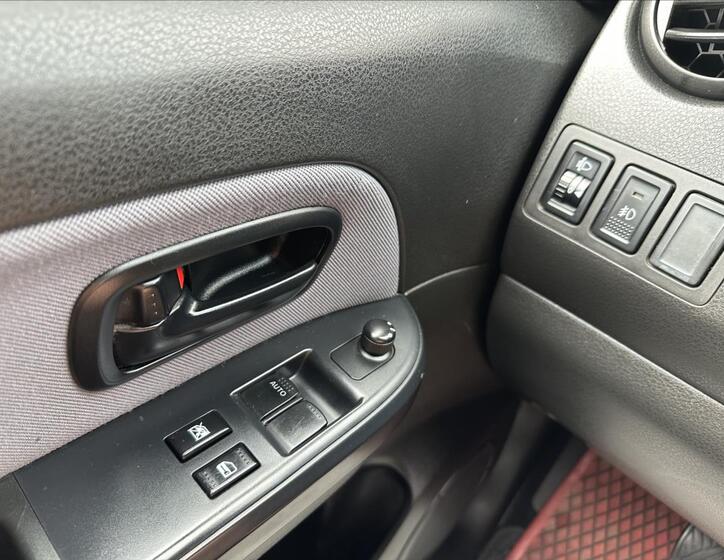 Suzuki Grand Vitara 18