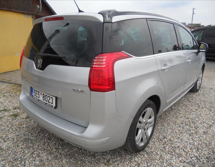 Peugeot 5008 6