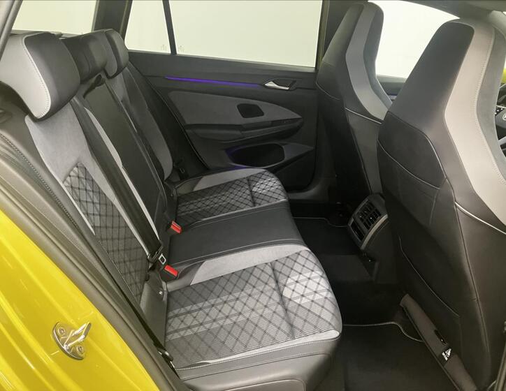 Volkswagen Golf 21