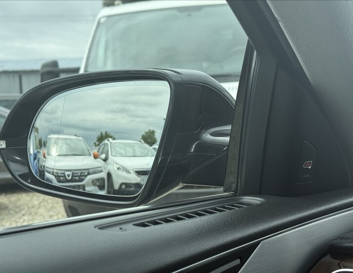 Audi A8 24