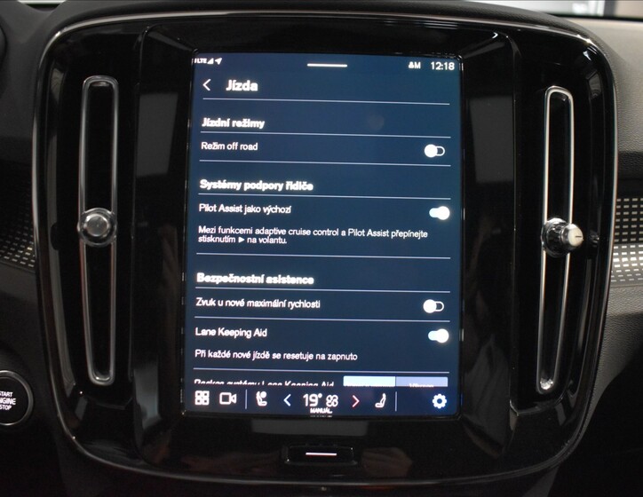 Volvo XC40 19
