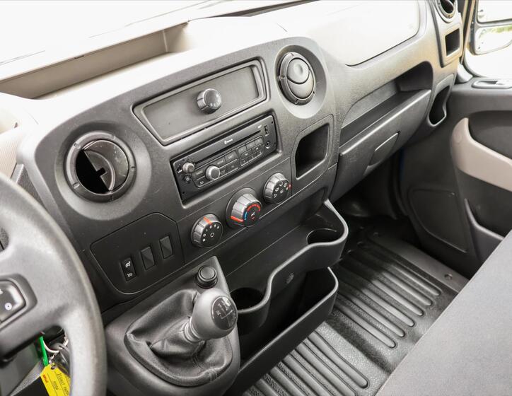 Renault Master 17