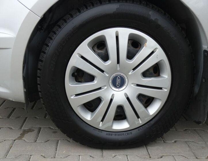 Ford Galaxy 19