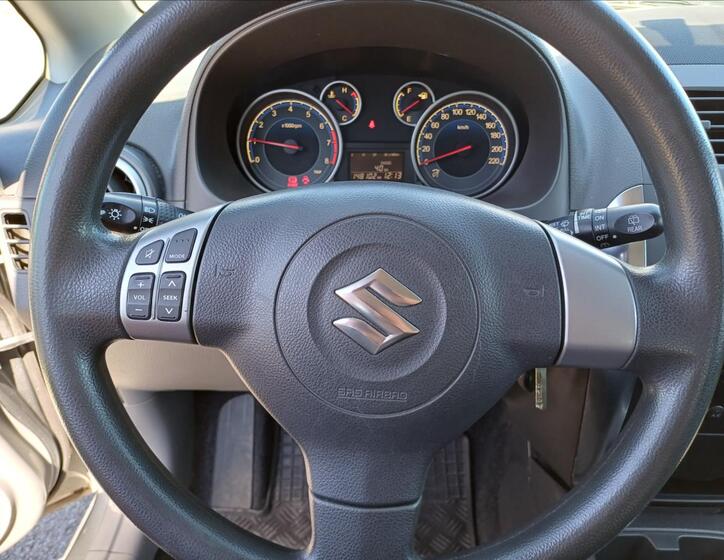 Suzuki SX4 12