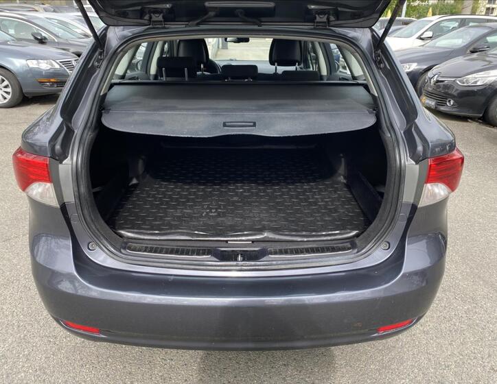 Toyota Avensis 12