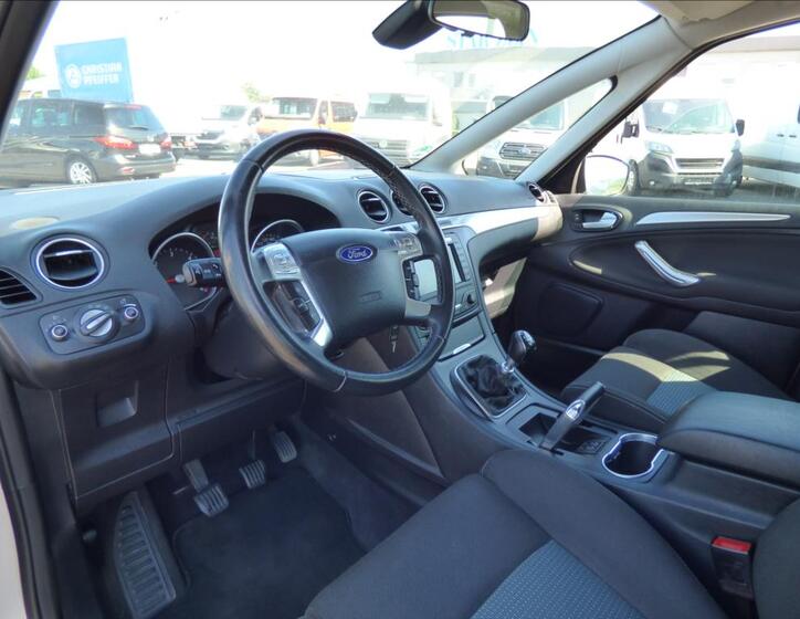 Ford S-MAX 12