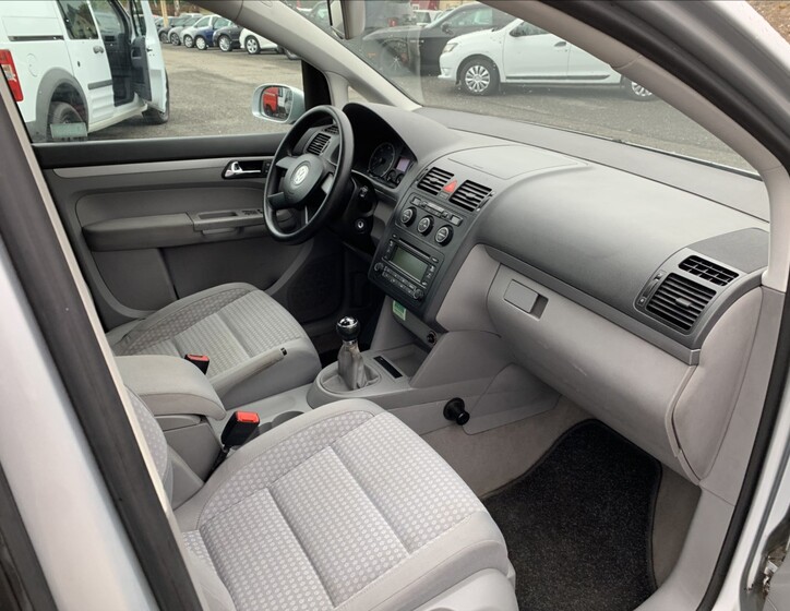 Volkswagen Touran 16