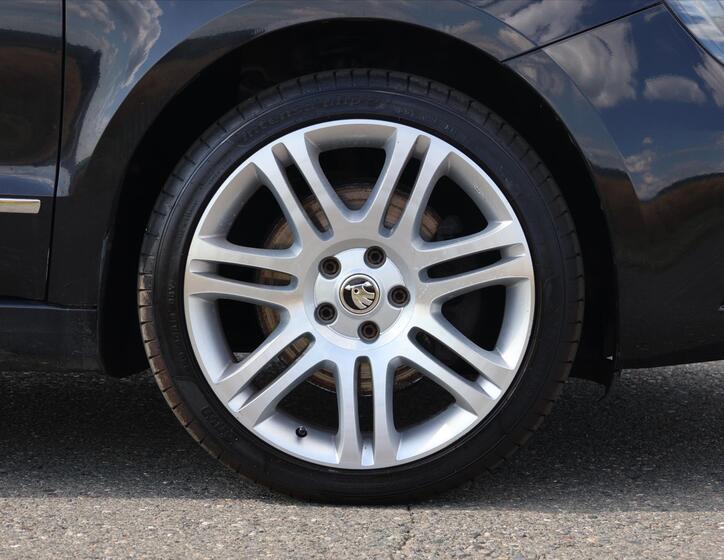 Škoda Superb 32
