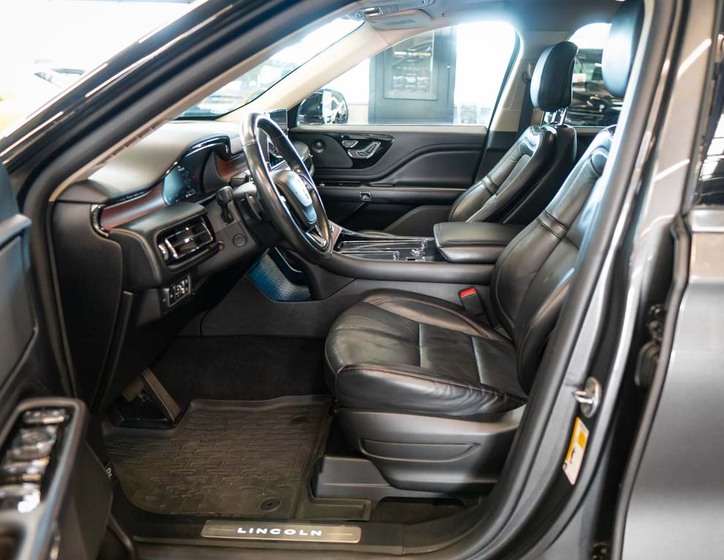 Lincoln Aviator 14