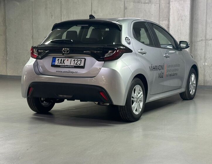 Toyota Yaris 5