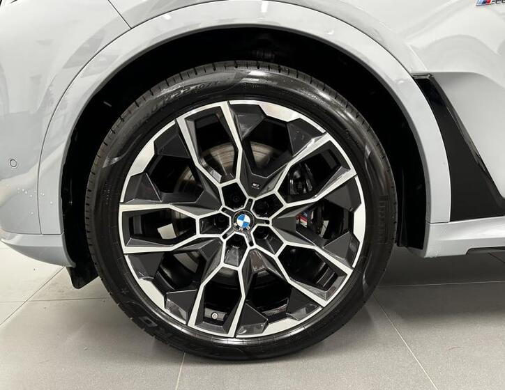 BMW X7 5